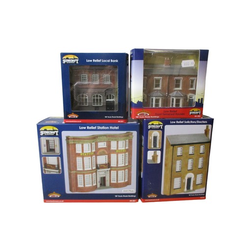 Appraisal: New boxed Bachmann oo gauge railway buildings Low Relief Station