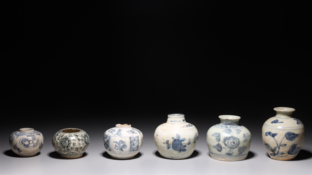 Appraisal: Lot of six antique Chinese blue and white ceramic Ming