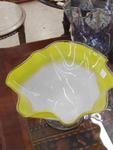 Appraisal: ART GLASS BOWL