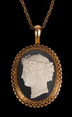 Appraisal: A th Century hardstone cameo pendant depicting a female head