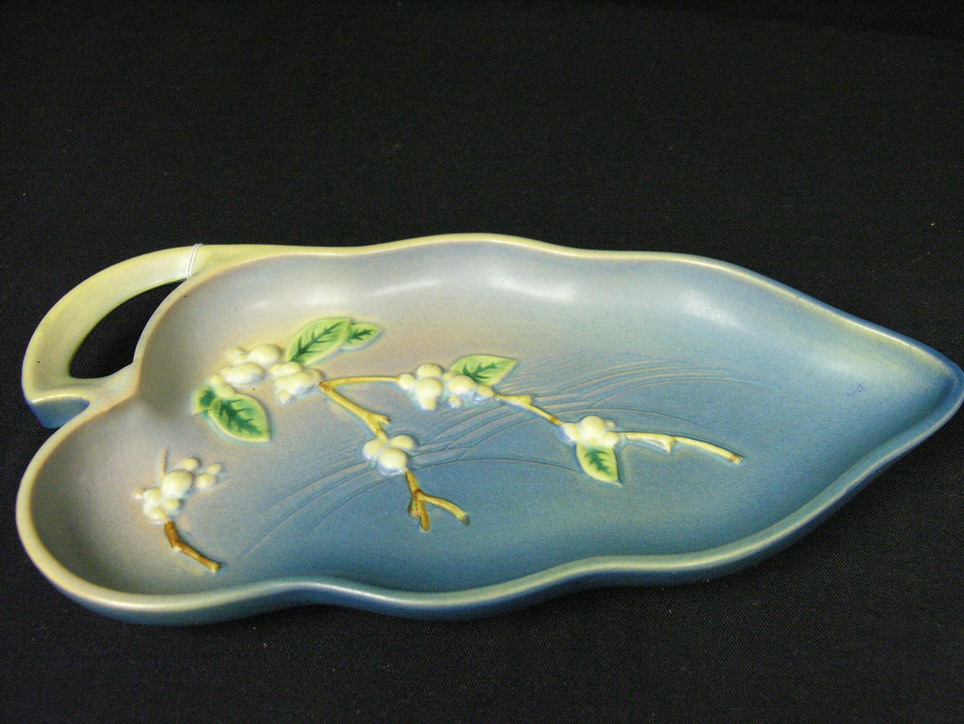 Appraisal: BL - ROSEVILLE BLUE SNOWBERRY LEAF BOWL Condition Acetoned No