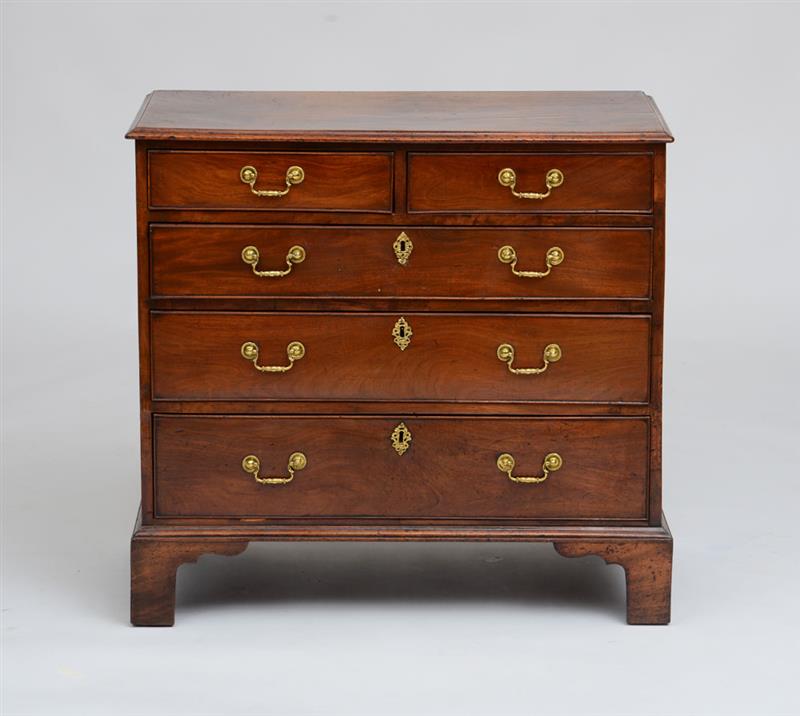 Appraisal: FINE GEORGE III MAHOGANY CHEST OF DRAWERS Fitted with two