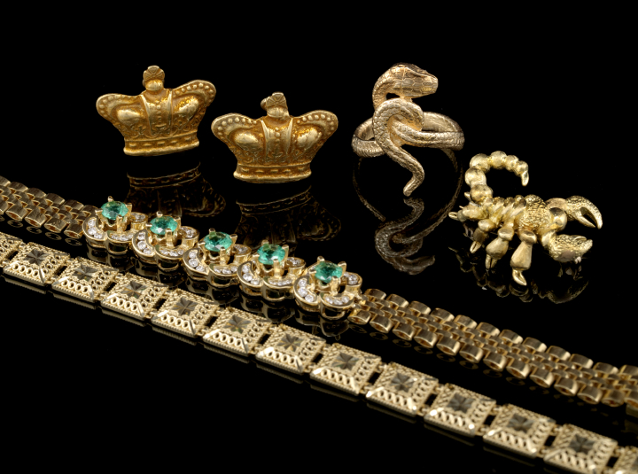 Appraisal: Italian Eighteen-Karat Yellow Gold Emerald and Diamond Link Bracelet composed