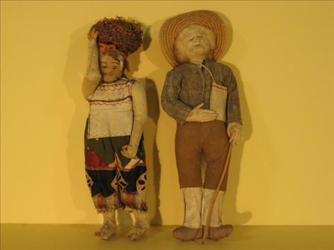 Appraisal: PAIR OF HANDMADE PRIMITIVE RAG DOLLS Older couple in primative