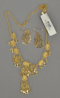 Appraisal: Gold necklace and pair of earrings K gold filigree necklace