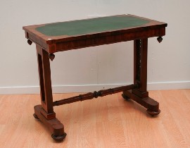 Appraisal: A Georgian twin pedestal writing table