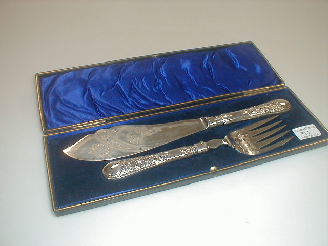 Appraisal: A cased set of fish servers