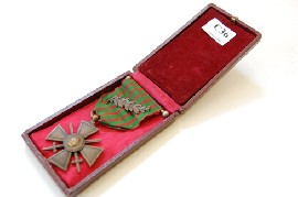 Appraisal: FRENCH WWII CROIS DE GEURRE MEDAL IN ORIGINAL PRESENTATION BOX