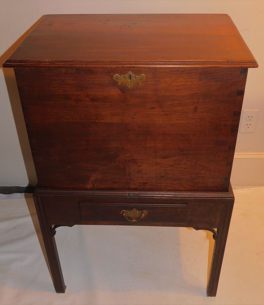 Appraisal: ANTIQUE AMERICAN CELLARETTE ON STAND Rare antique walnut American Chippendale