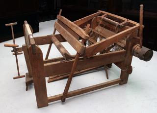 Appraisal: An early country loom and yarn winder probably th century