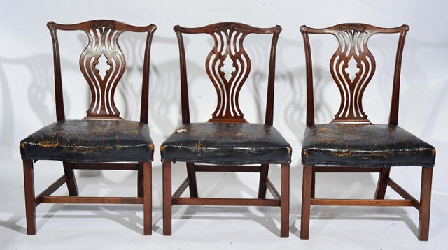 Appraisal: A SET OF THREE GEORGE III MAHOGANY DINING CHAIRS with