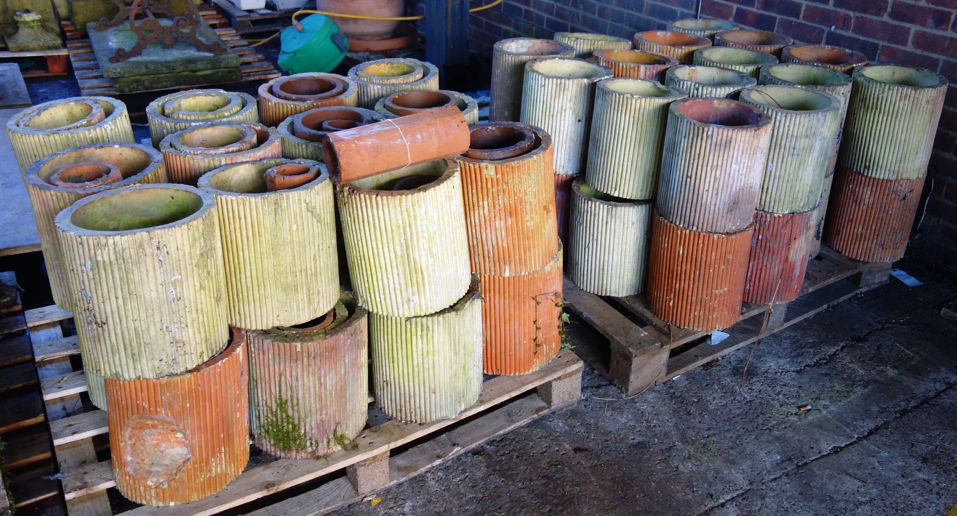 Appraisal: Approximately fifty four ten inch clay pipes with ribbed edge