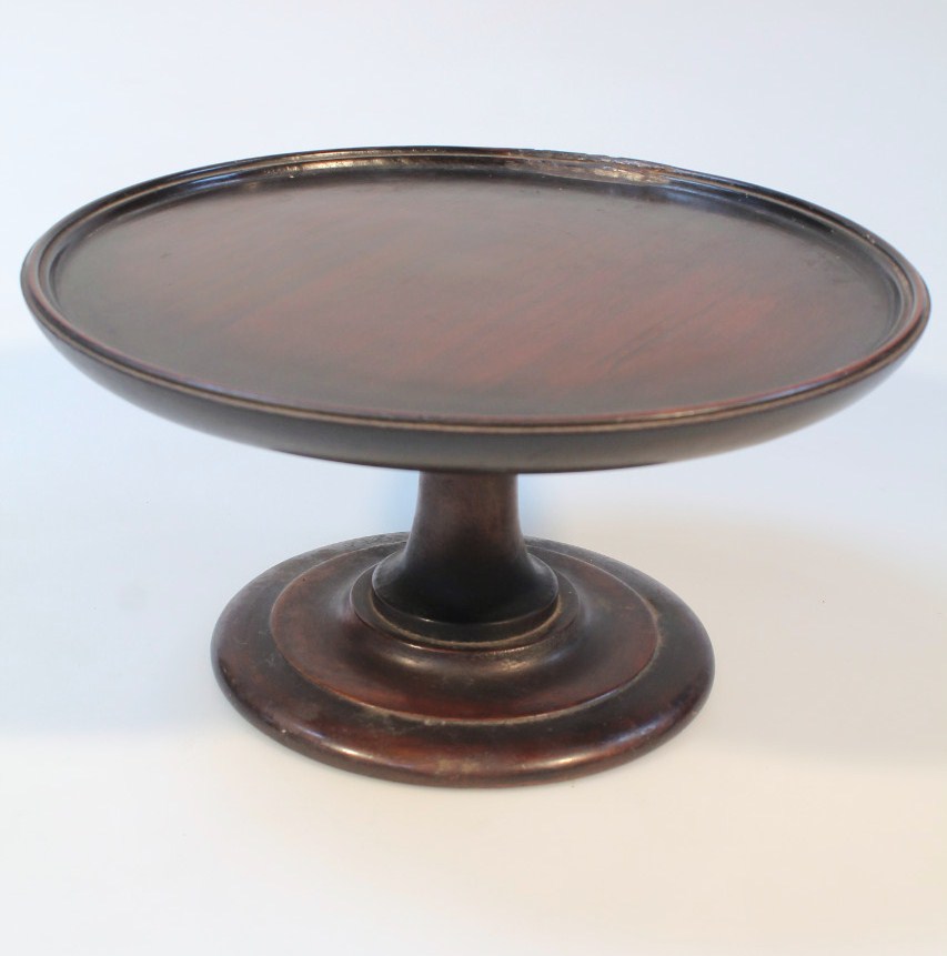 Appraisal: A thC mahogany lazy Susan the circular top with a