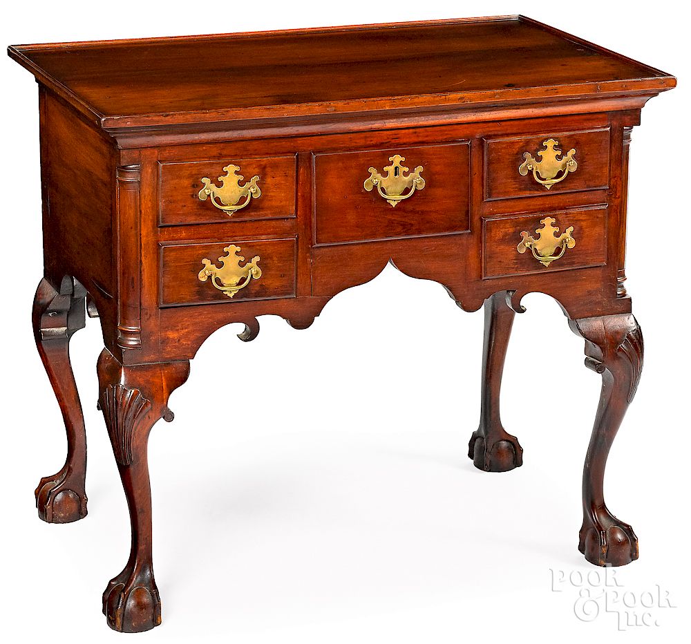 Appraisal: Connecticut Chippendale cherry dressing table Exclusive on Bidsquare Connecticut Chippendale