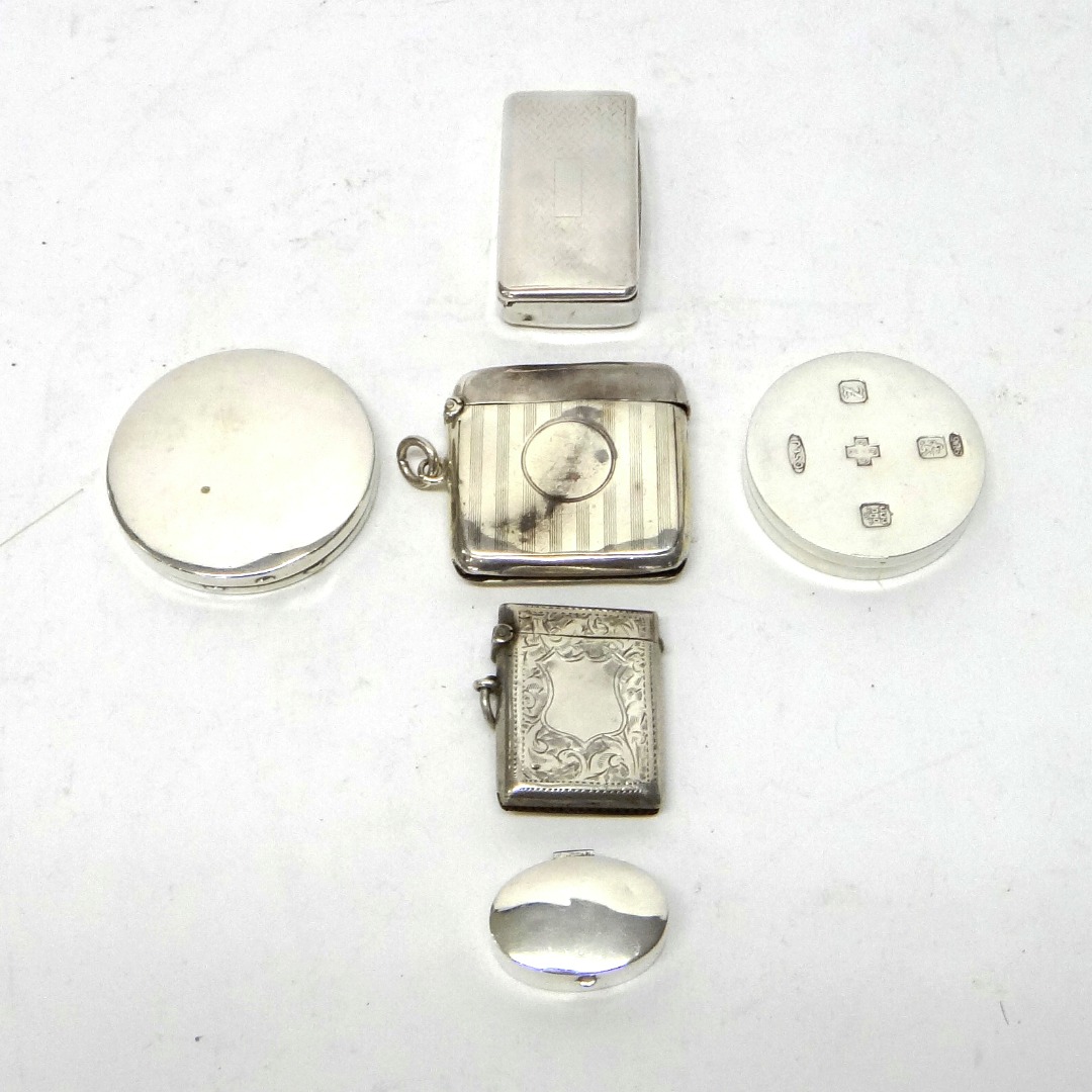 Appraisal: A rectangular hinge lidded snuff box probably French two silver