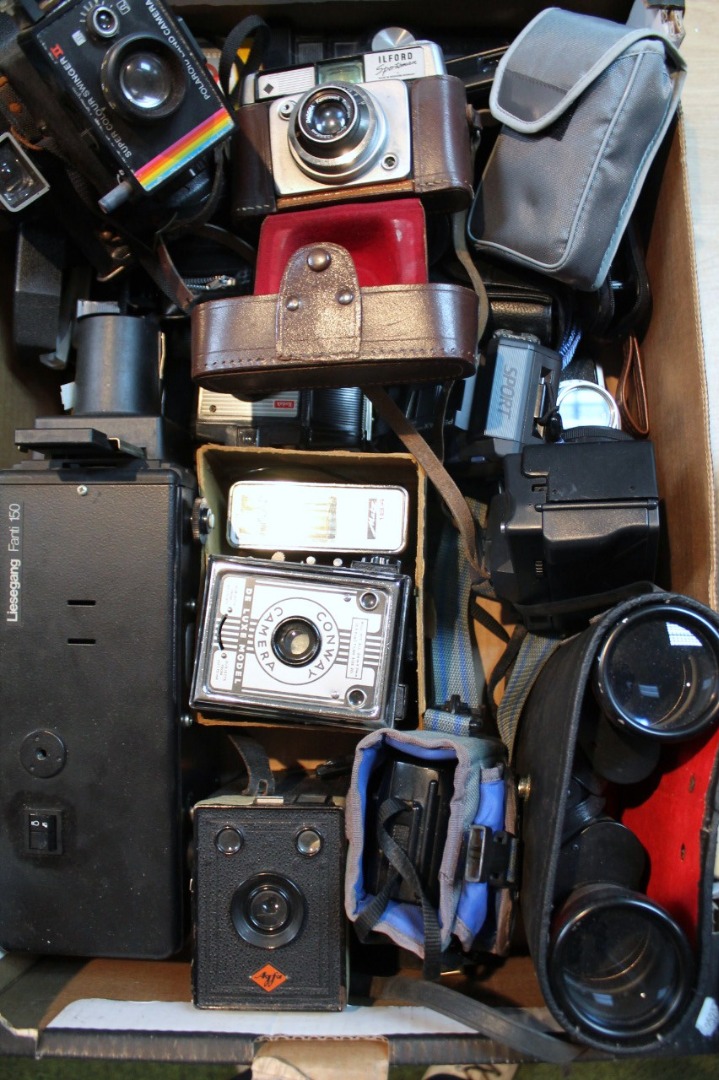 Appraisal: Various cameras and accessories to include Conway box camera cm