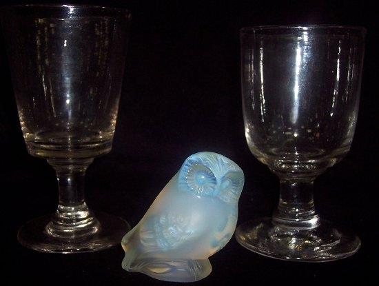 Appraisal: A modern Lalique figure Owl Nyctal and two glasses