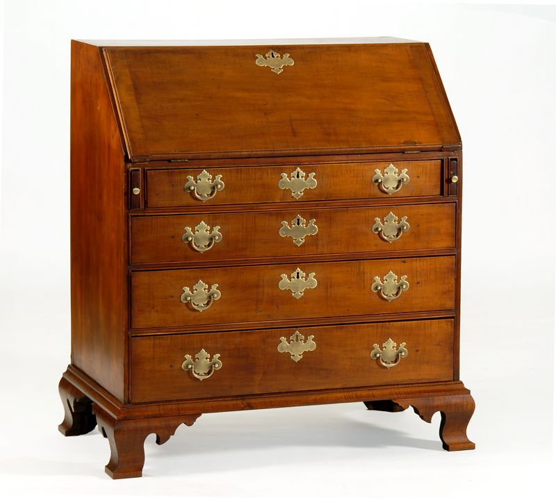 Appraisal: ANTIQUE AMERICAN CHIPPENDALE SLANT-LID DESK Massachusetts Late th CenturyIn maple