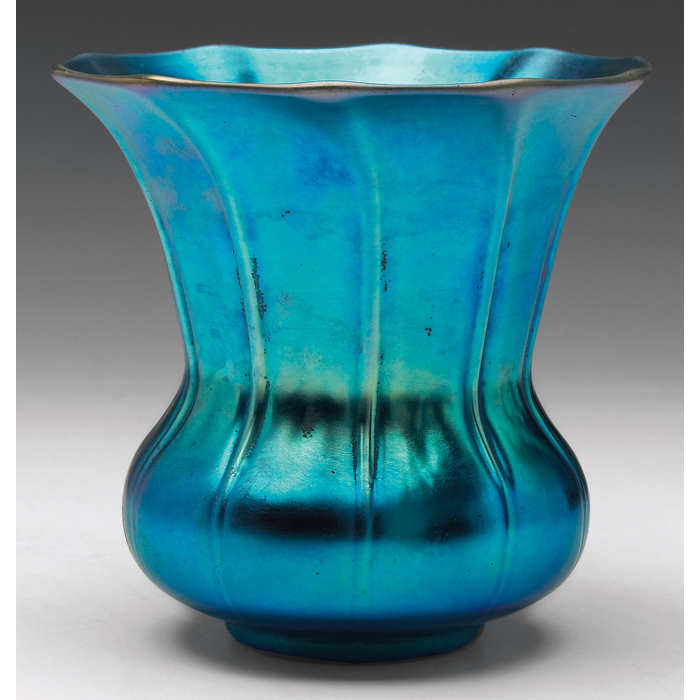 Appraisal: Steuben vase flaring and ribbed shape blueAurene glass with nice