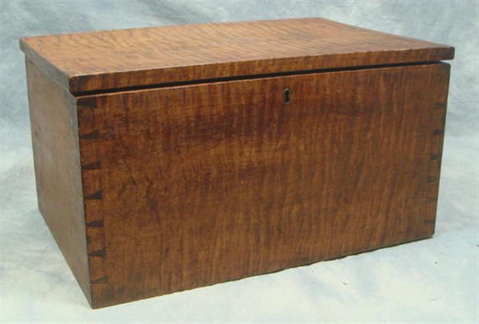 Appraisal: Figured maple dovetailed storage box w h d Estimate -