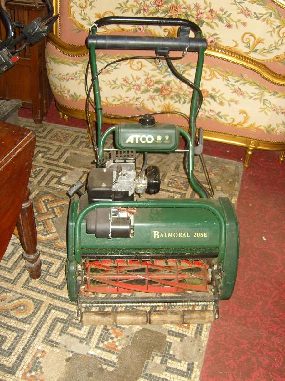 Appraisal: An Atco Balmoral SE petrol lawnmower with supplementary quick exchange