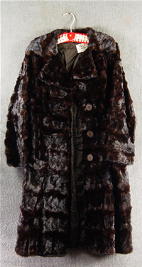 Appraisal: Ladies Chinchilla Fur Coat Mid calf length