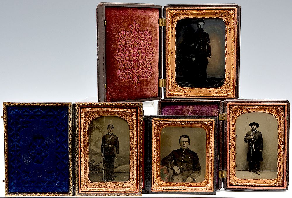 Appraisal: Civil War era tintypes and ambrotypes Union soldiers Grouping of