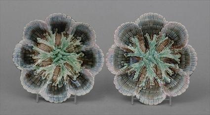 Appraisal: PAIR OF ETRUSCAN MAJOLICA SHELL-FORM DISHES Impressed rondel mark each