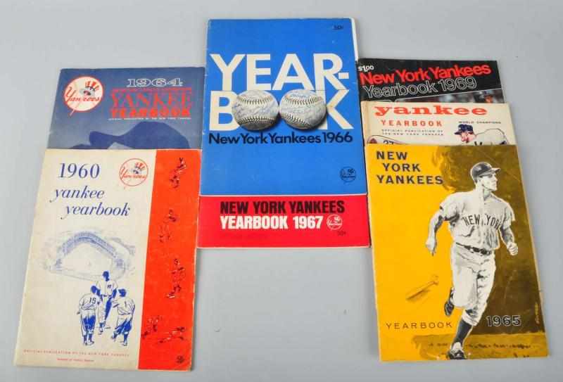 Appraisal: Lot of s Yankees Yearbooks Description Includes years ' '