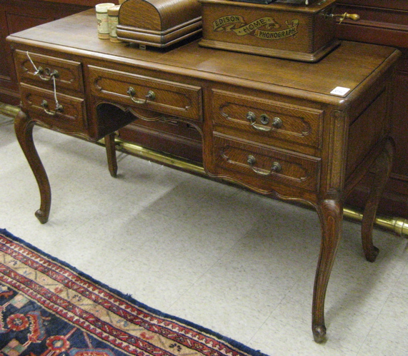 Appraisal: LOUIS XV PROVINCIAL STYLE OAK DRESSING TABLE Belgian early th