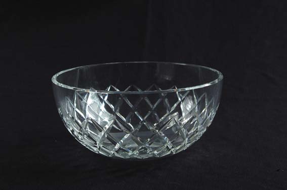 Appraisal: SIGNED BACCARAT BOWL Beautiful crystal bowl is decorated with a