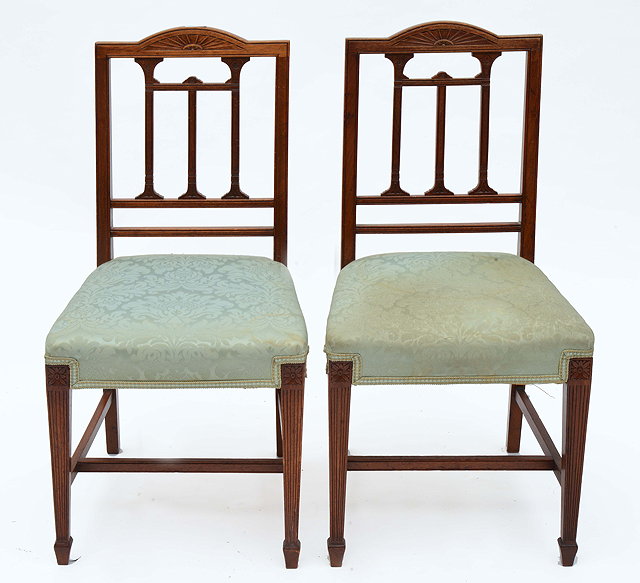 Appraisal: A SET OF SIX EARLY TH CENTURY MAHOGANY DINING CHAIRS