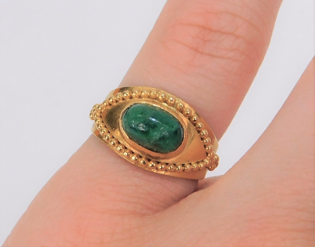 Appraisal: K GOLD INDIAN MUGHAL STYLE MALACHITE RING India th CenturyYellow