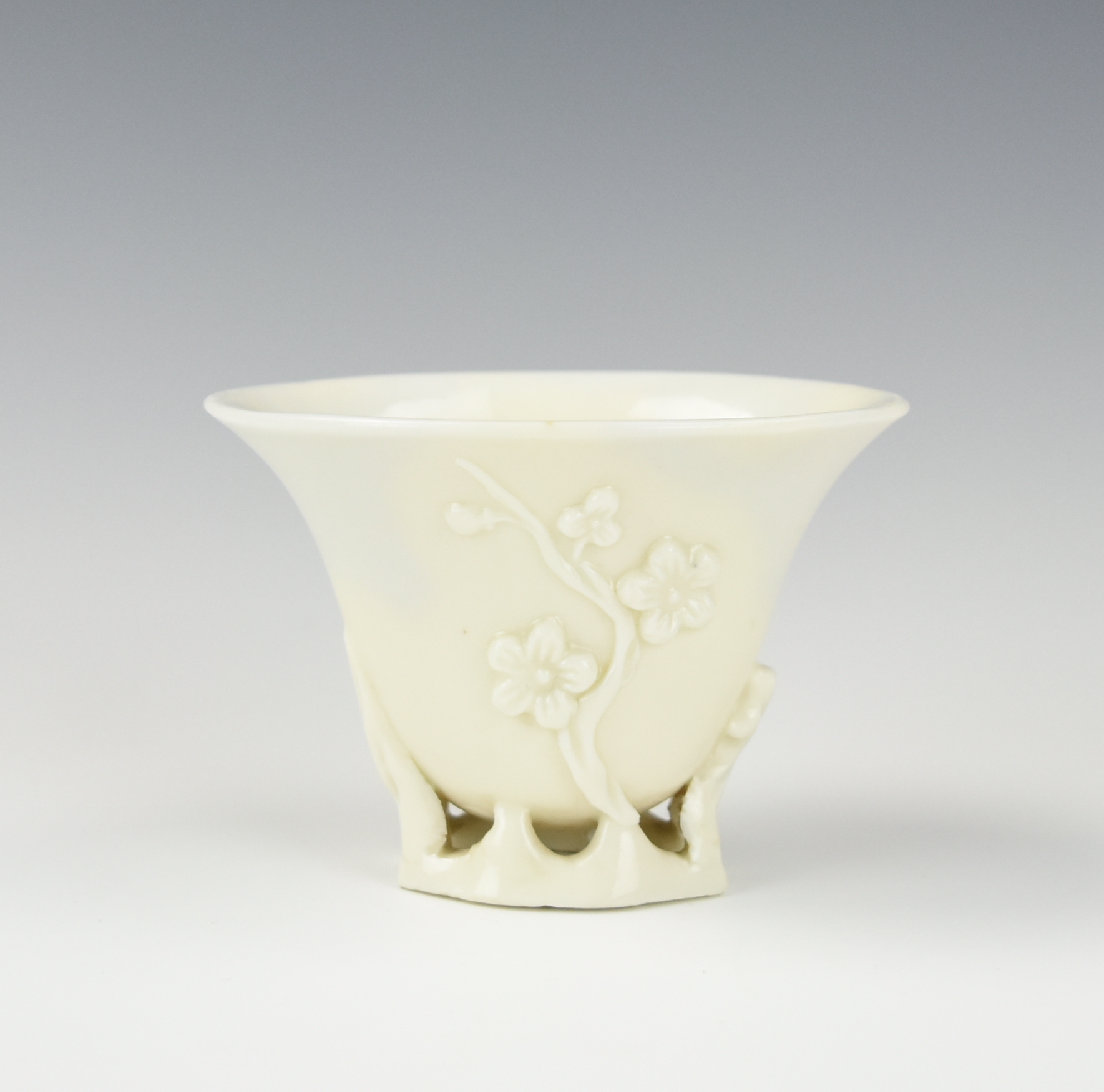 Appraisal: CHINESE BLANC DEHUA WHITE GLAZED CUP TH C Chinese th