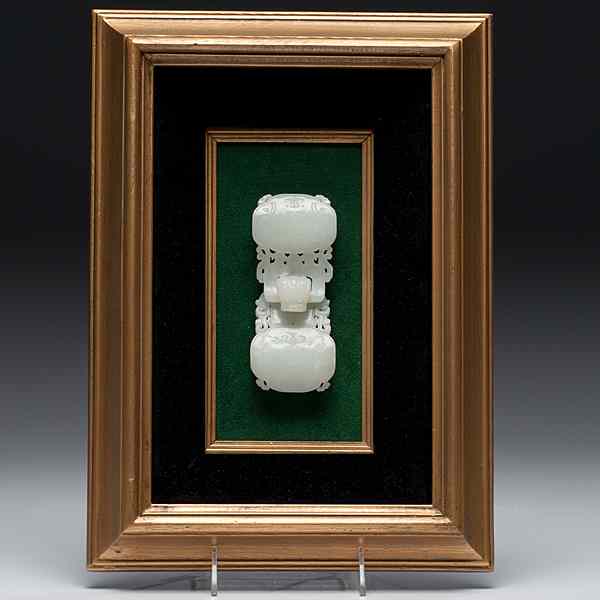 Appraisal: Jade Double Dragon Belt Buckle Chinese th century A white