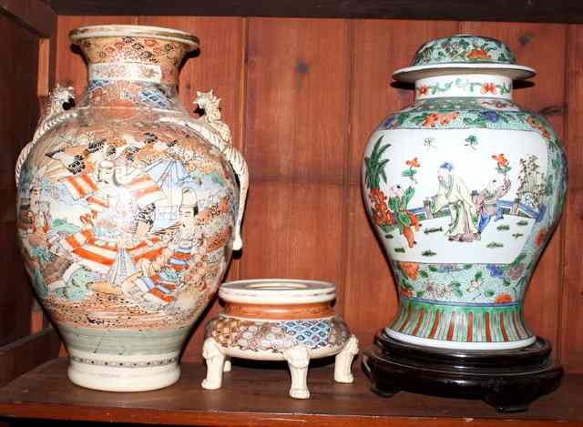 Appraisal: A CHINESE PORCELAIN BALUSTER VASE AND COVER with famille verte