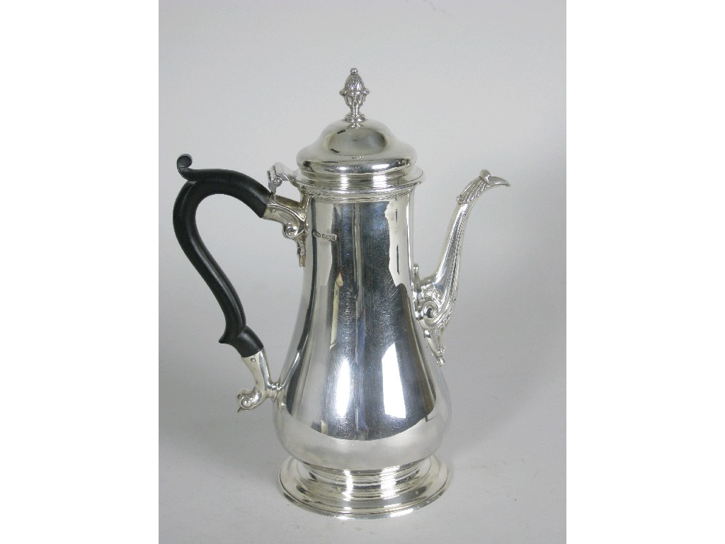 Appraisal: An Edward VII baluster Coffee Pot with pineapple finial and