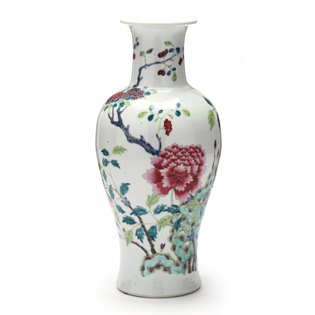 Appraisal: A CHINESE PORCELAIN FAMILLE ROSE PEONY VASE Qing dynasty -