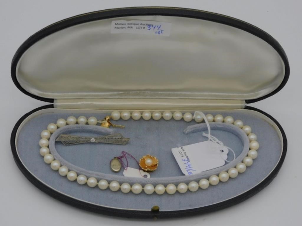 Appraisal: diamond wide kt gold clasp pearl necklace approx mm pearls