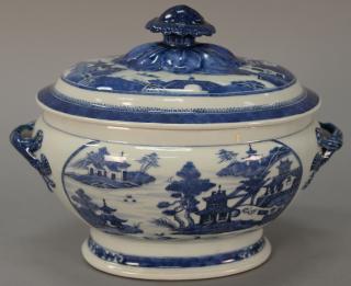 Appraisal: Nanking export covered tureen oval form with large finial and