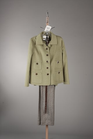 Appraisal: Oscar de la Renta olive green cashmere jacket Tan rust