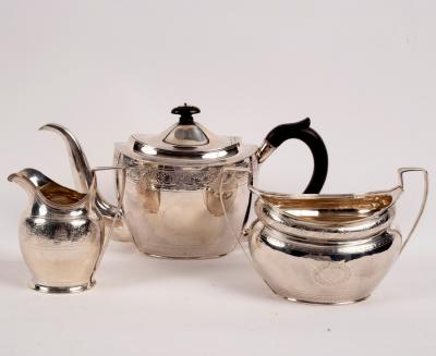 Appraisal: A matched George III three-piece silver tea set the teapot