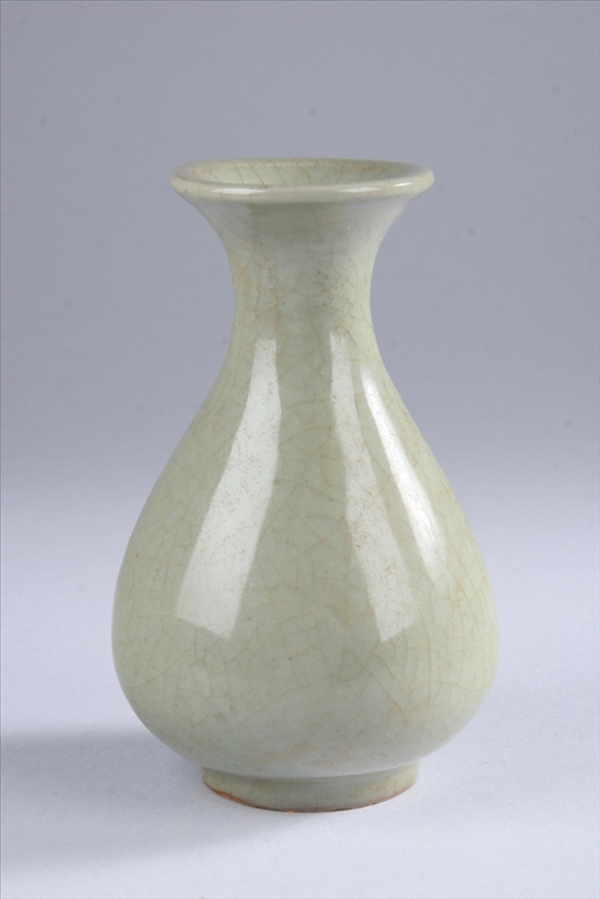 Appraisal: CHINESE LONGQUAN PORCELAIN VASE Yuan Dynasty - Of pear shape