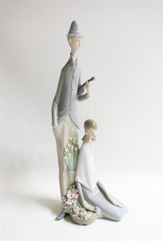 Appraisal: LLADRO PORCELAIN FIGURINE Boy and Girl sculptor Juan Huerta issued