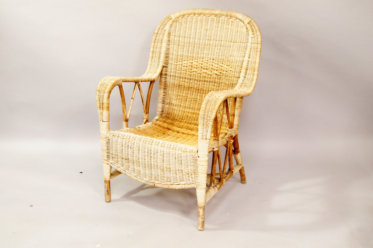 Appraisal: An early thC wicker armed chair by Angrave of Leicester