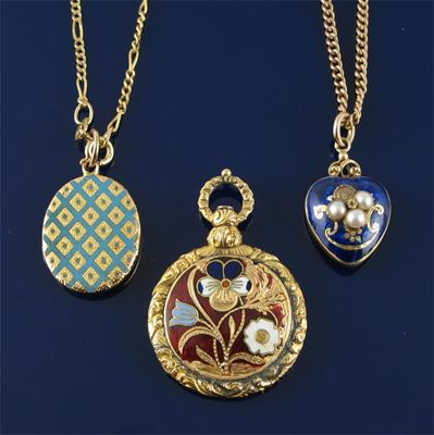 Appraisal: A Victorian gold oval locket pendant with blue enamel lattice