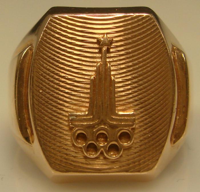 Appraisal: Man's K Ring Depicting Symbol of Olympic Games Rose gold