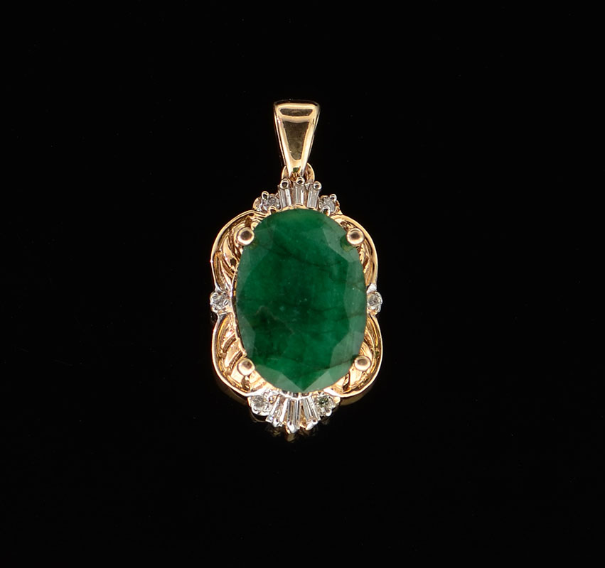 Appraisal: K DIAMOND EMERALD PENDANT K yellow gold pendant contains one