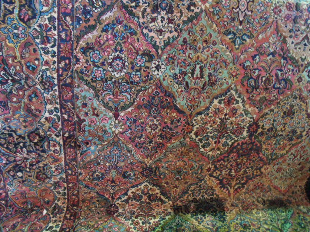 Appraisal: A Karastan style machine made rug with an all over