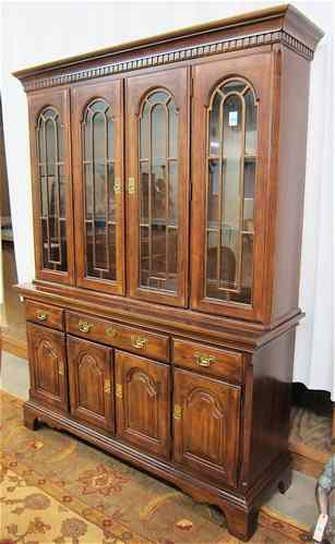 Appraisal: QUEEN ANNE STYLE CHINA CABINET ON BUFFET American modern The